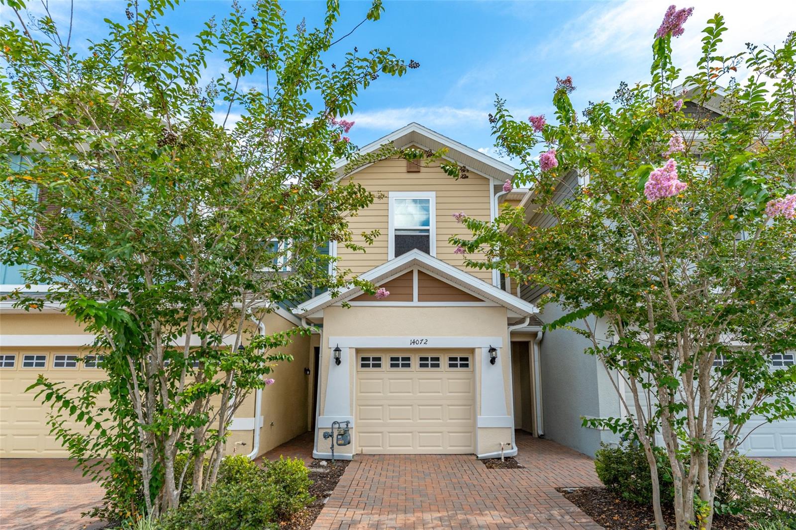 FISHHAWK RANCH WEST TWNHMS - Residential