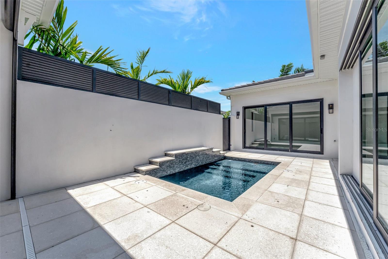 AQUA LAGOON - Residential