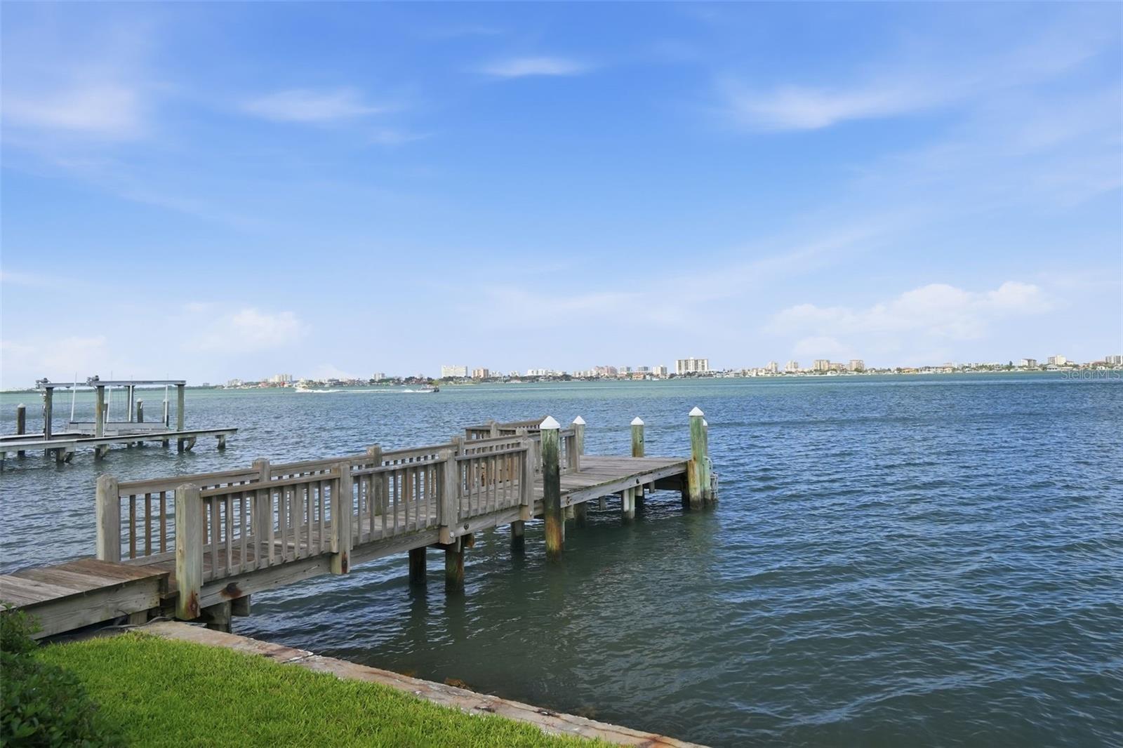 VENETIAN POINT - Residential