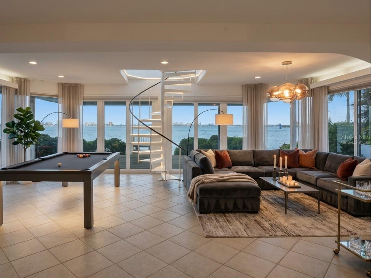 VENETIAN POINT - Residential