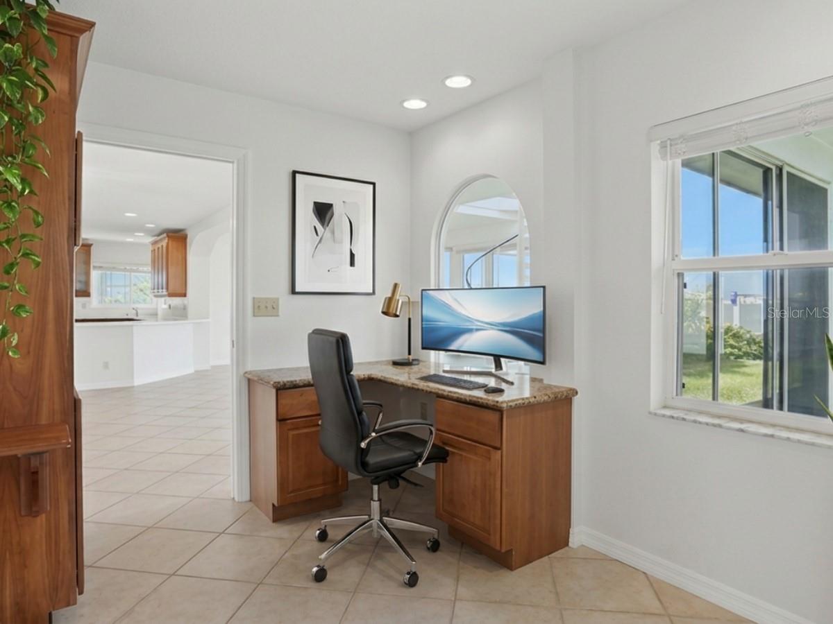 VENETIAN POINT - Residential