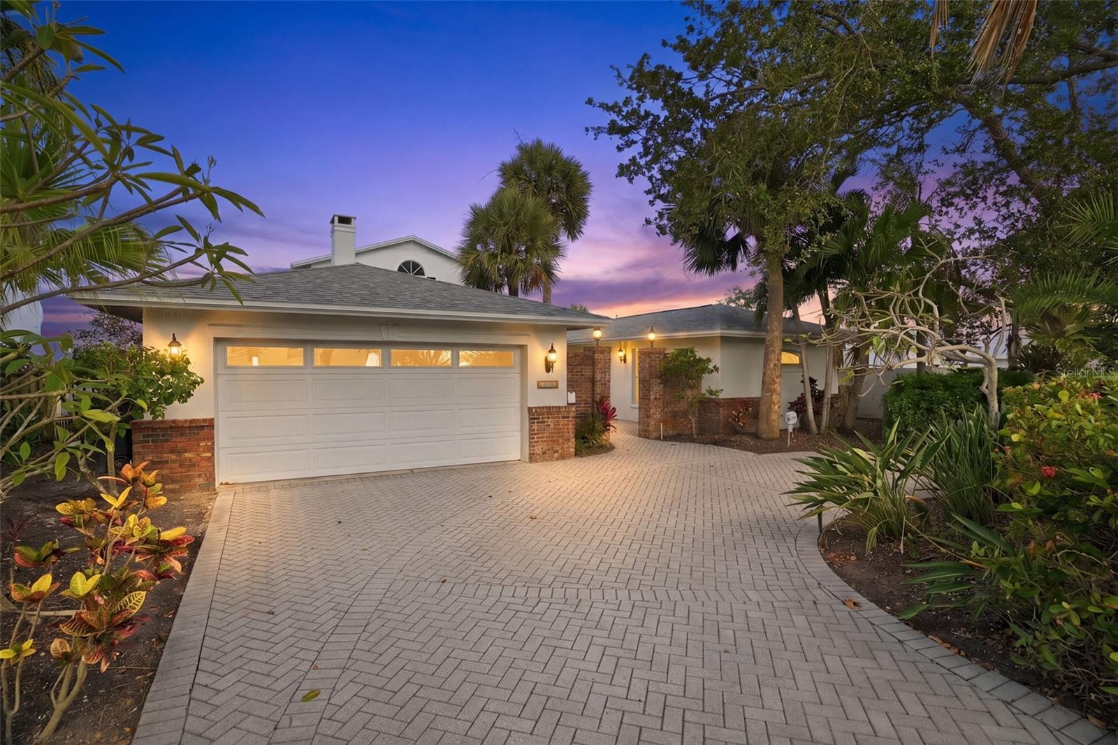 VENETIAN POINT - Residential