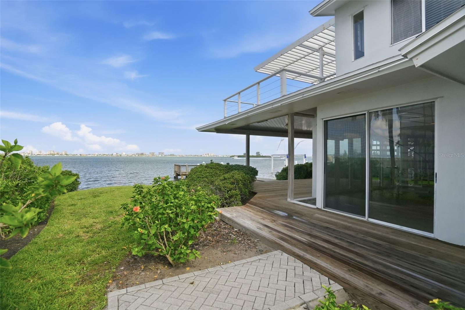 VENETIAN POINT - Residential