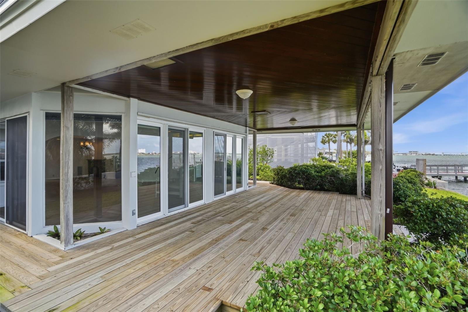 VENETIAN POINT - Residential