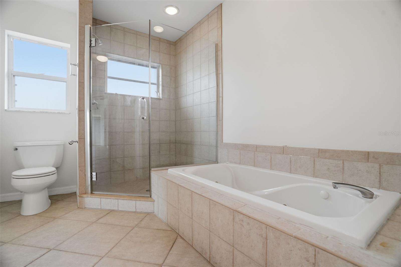 VENETIAN POINT - Residential