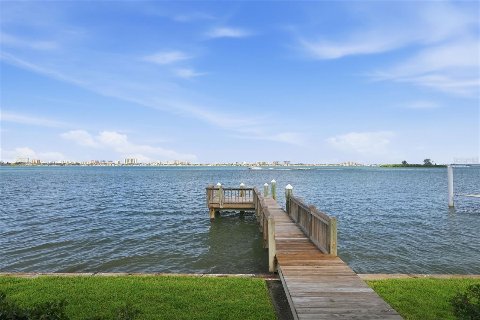 VENETIAN POINT - Residential