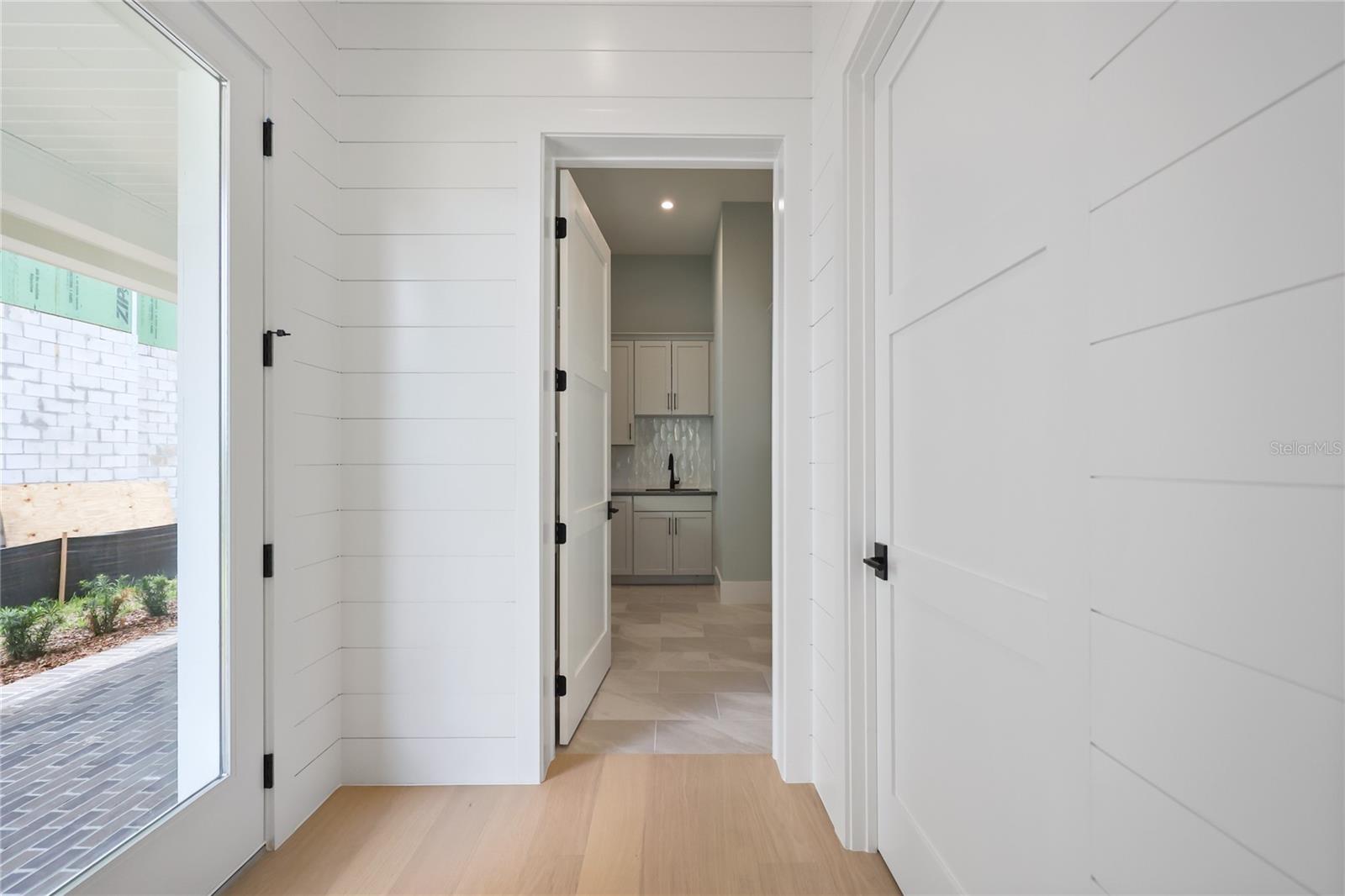 GROVE/OAKLAND - Residential