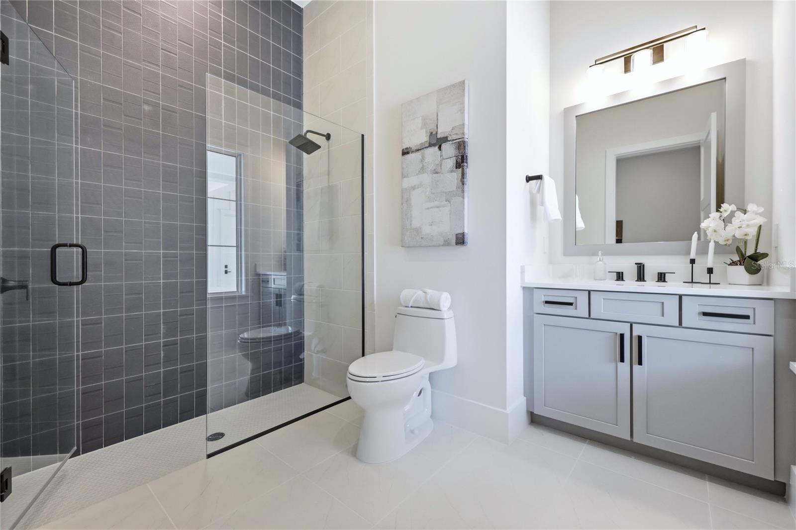 GROVE/OAKLAND - Residential