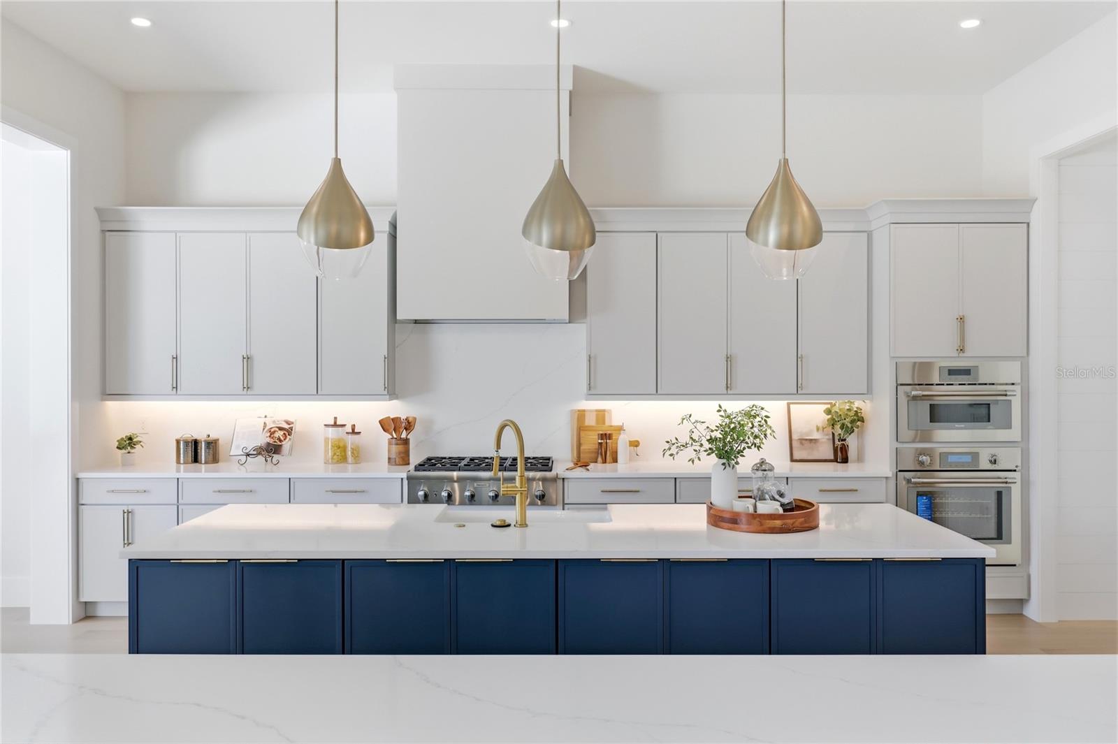 GROVE/OAKLAND - Residential