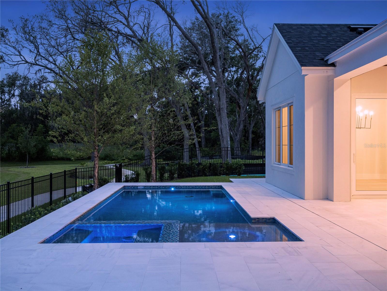 GROVE/OAKLAND - Residential