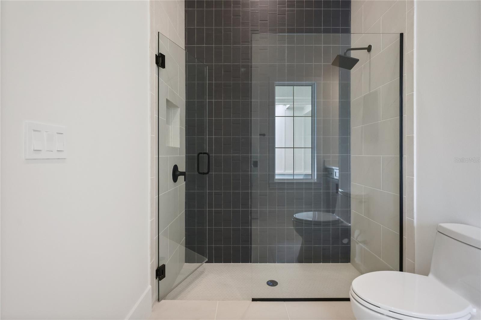 GROVE/OAKLAND - Residential