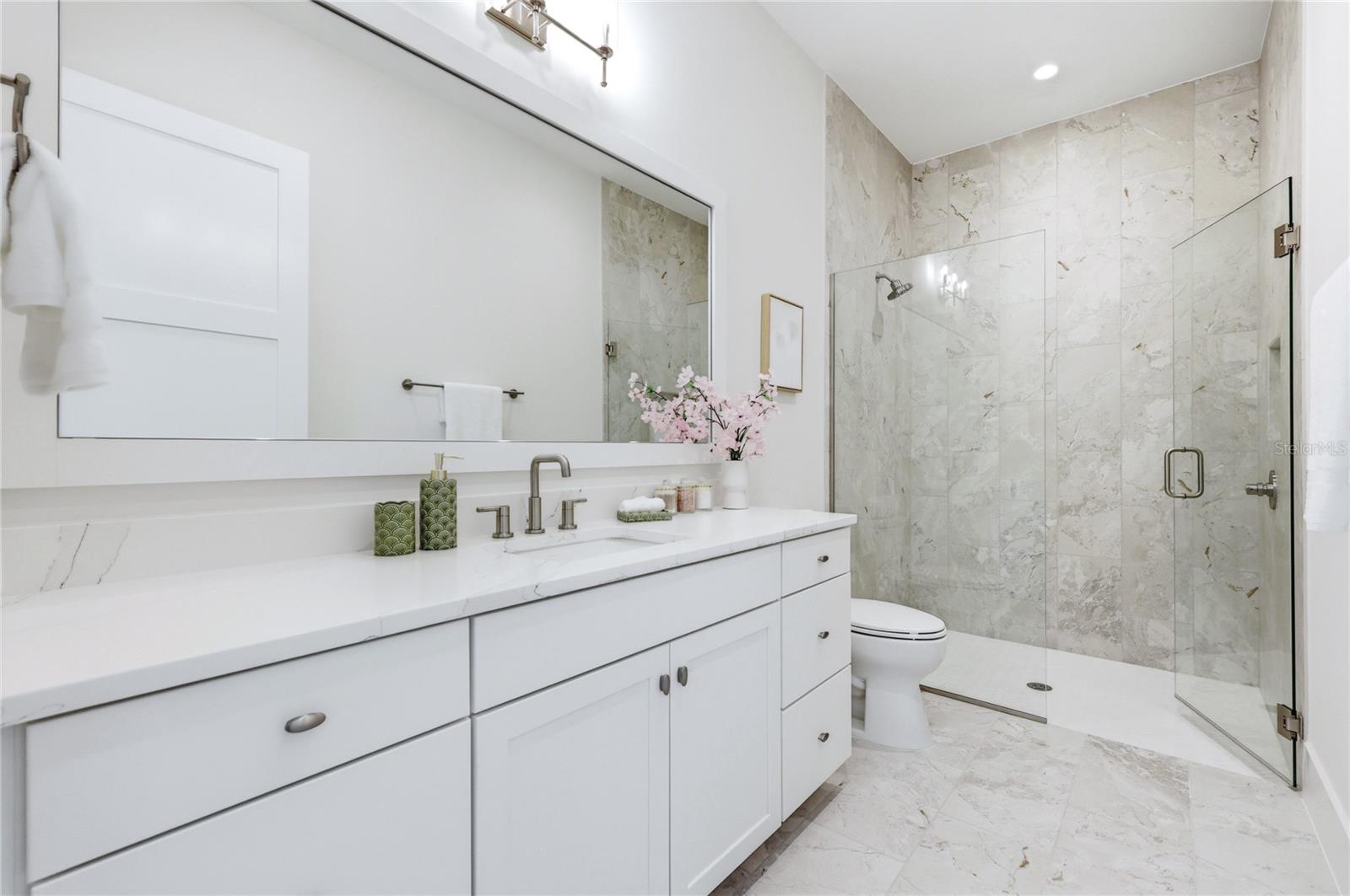 GROVE/OAKLAND - Residential