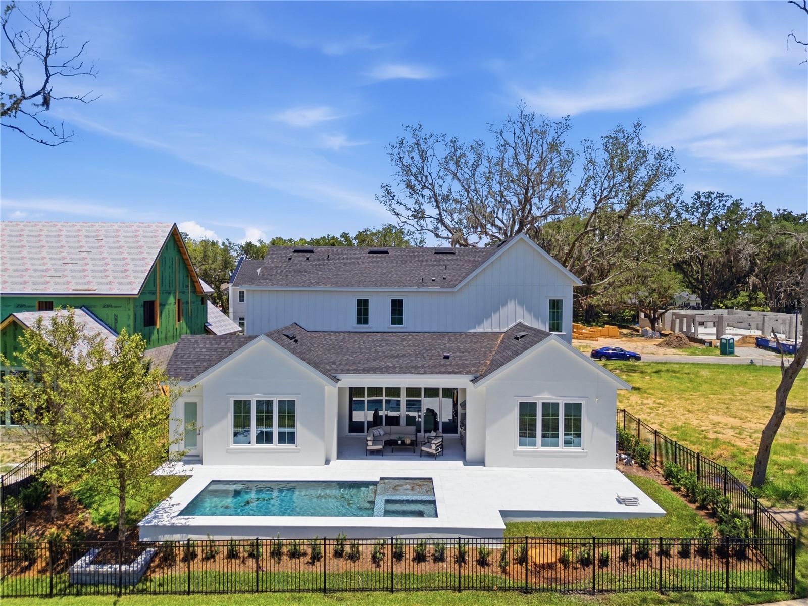 GROVE/OAKLAND - Residential