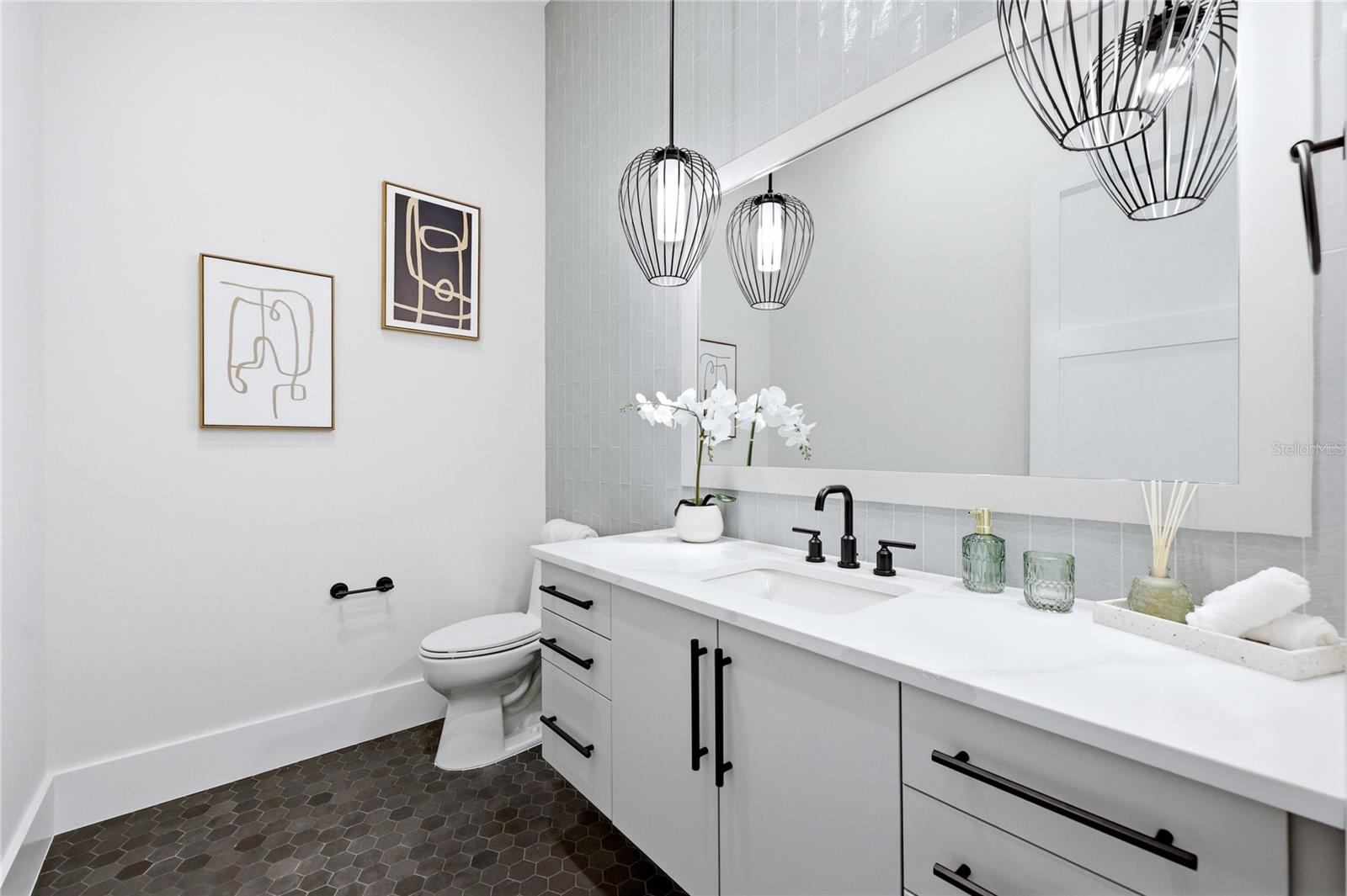 GROVE/OAKLAND - Residential