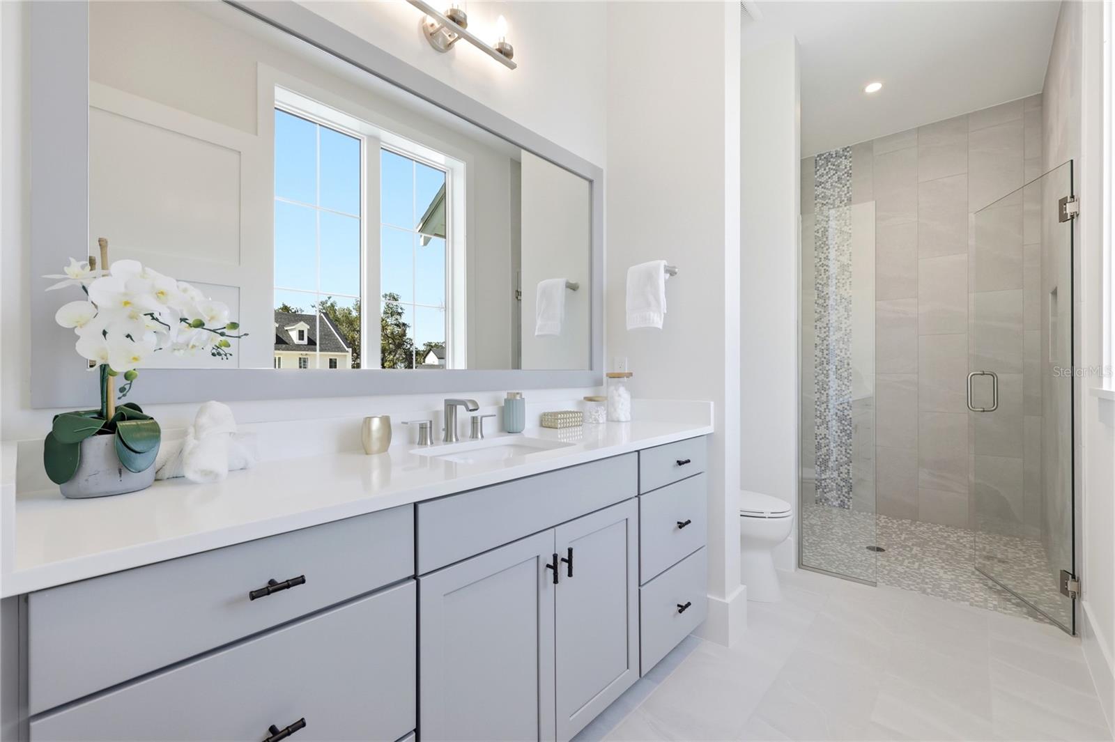 GROVE/OAKLAND - Residential