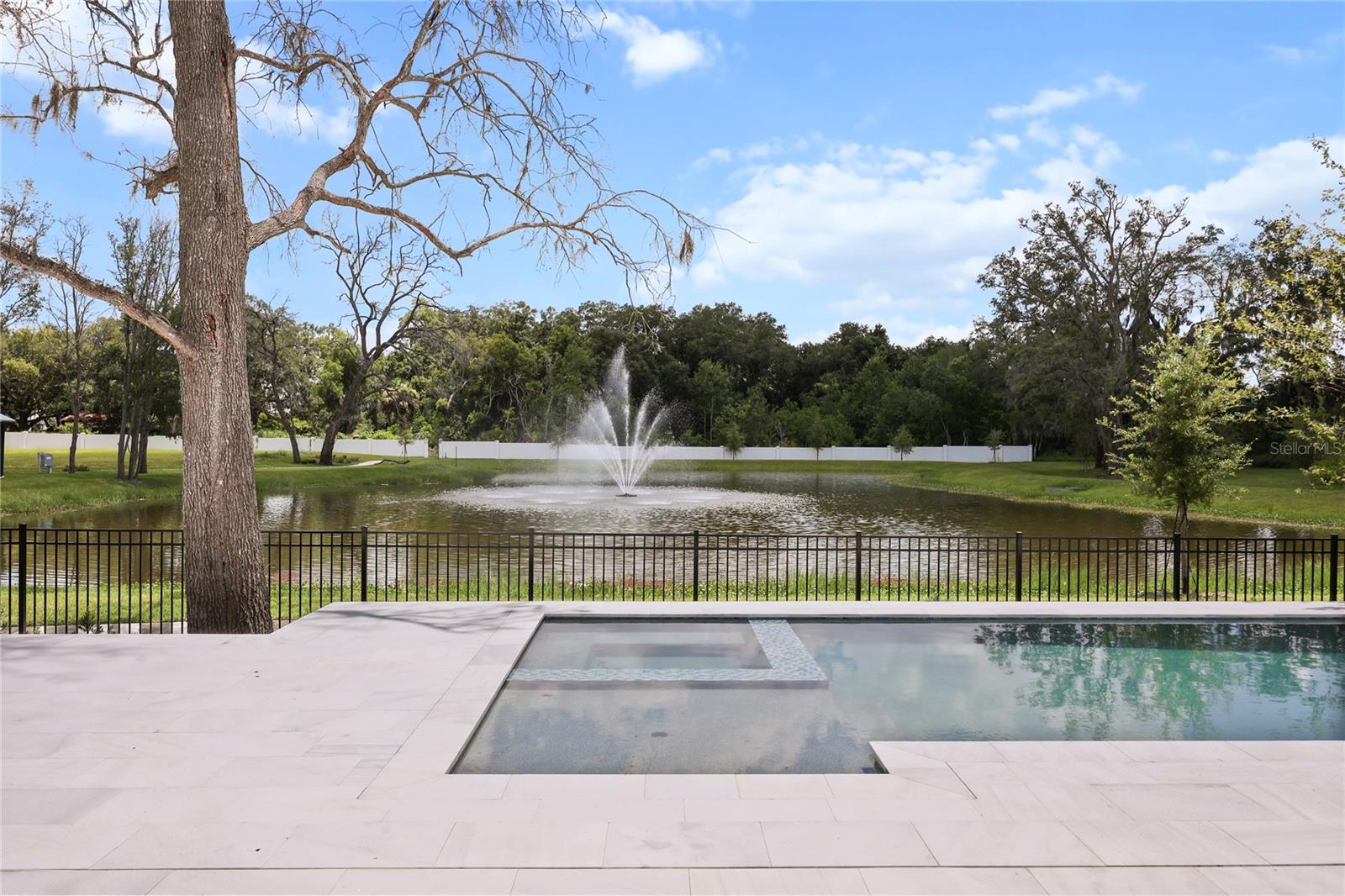 GROVE/OAKLAND - Residential