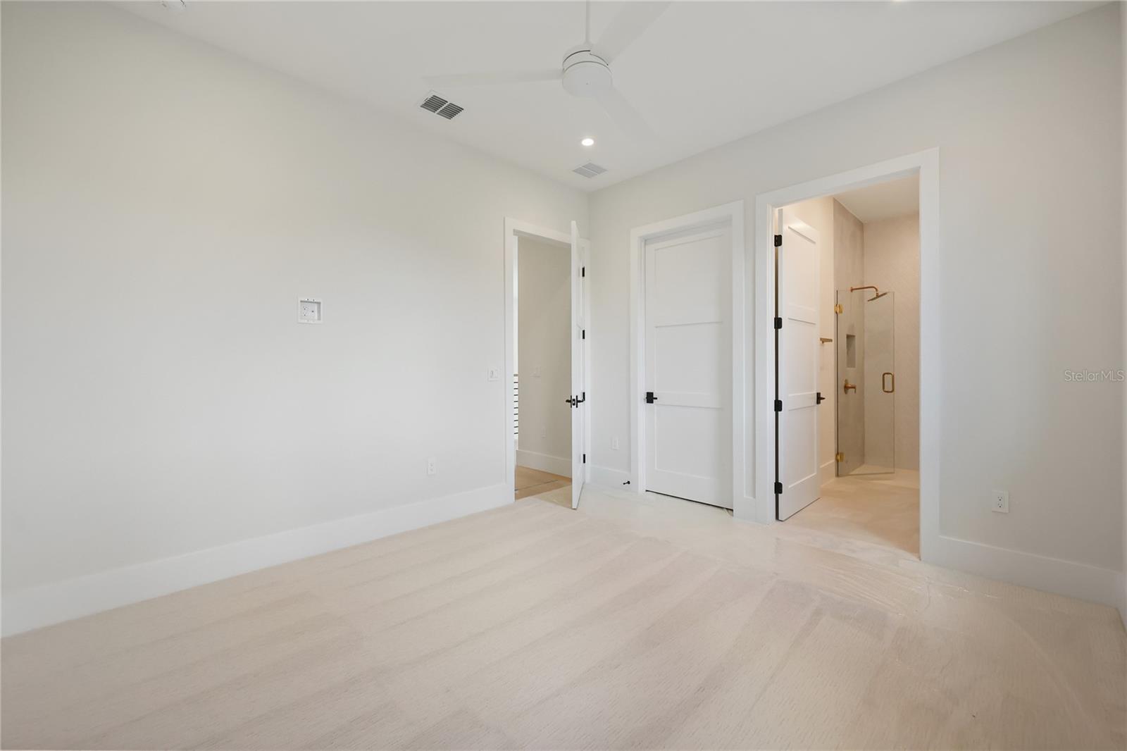GROVE/OAKLAND - Residential