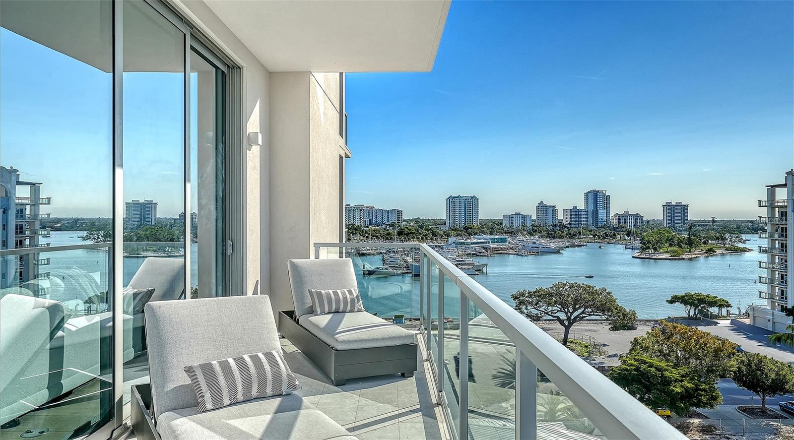 PENINSULA SARASOTA - Residential