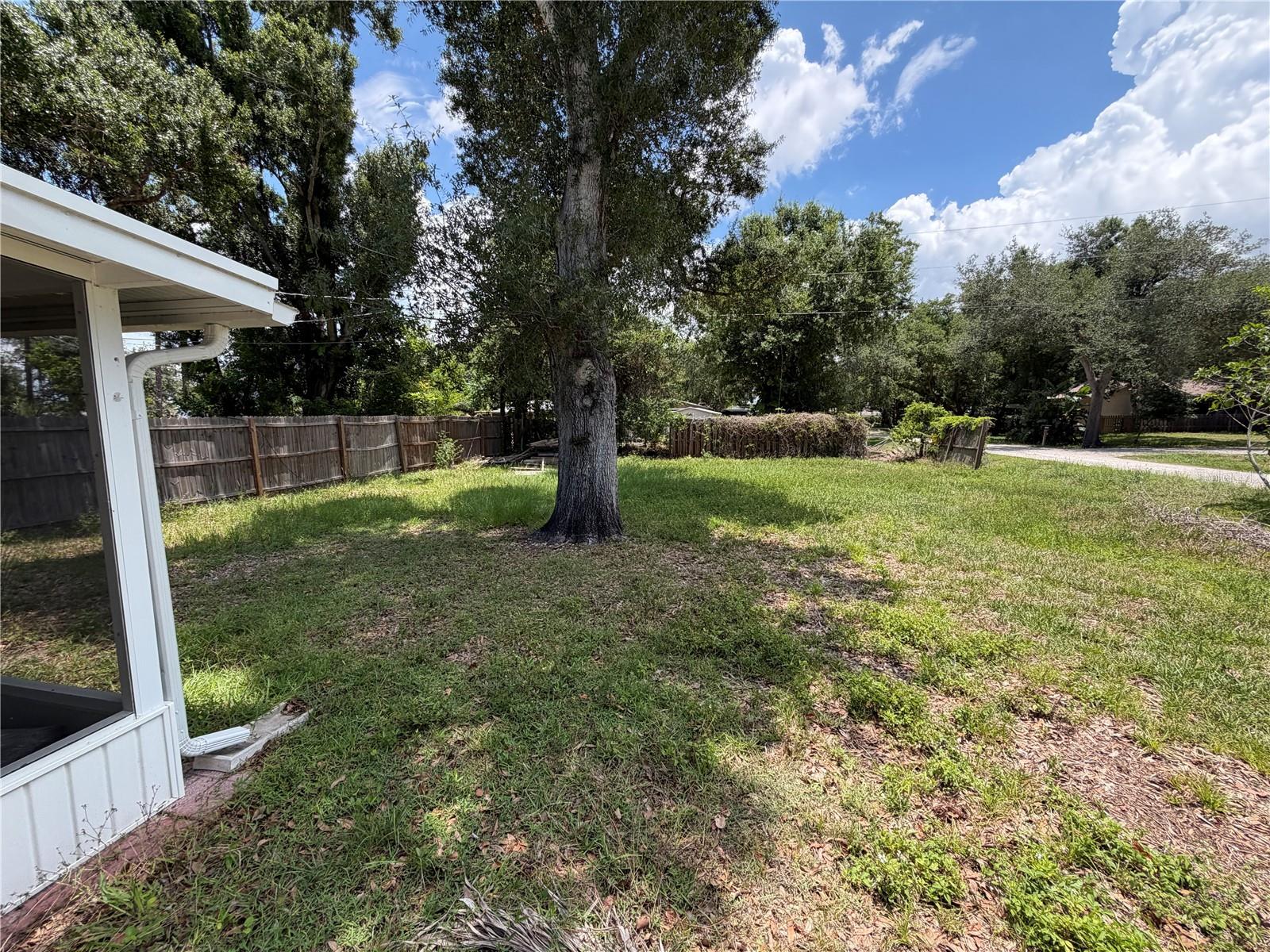 VENICE GROVES - Residential