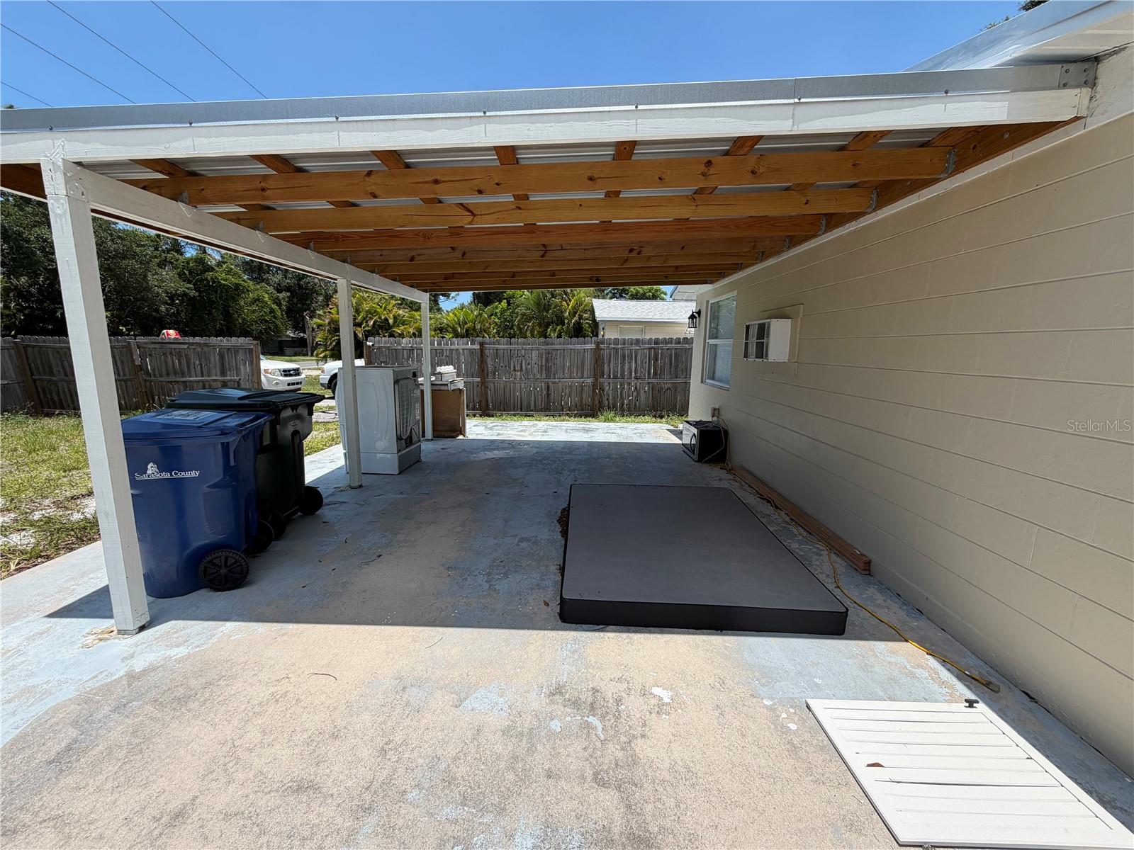 VENICE GROVES - Residential