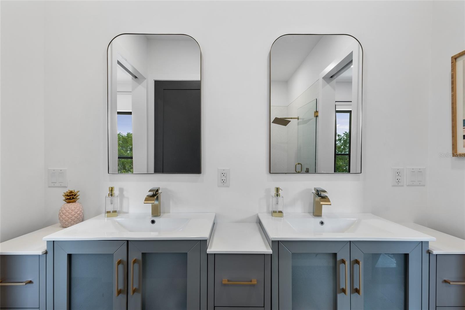 INDEPENDENCE, SIGNATURE LAKES - Residential