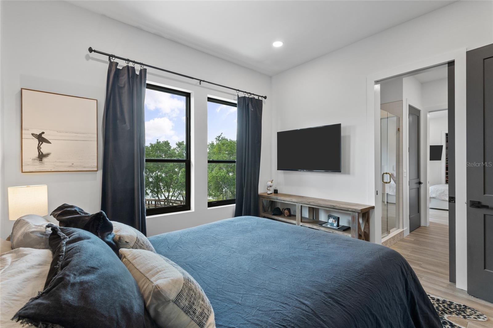 INDEPENDENCE, SIGNATURE LAKES - Residential