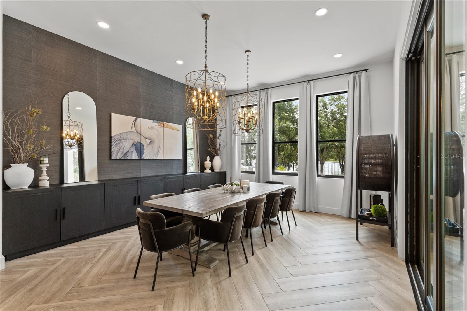 INDEPENDENCE, SIGNATURE LAKES - Residential