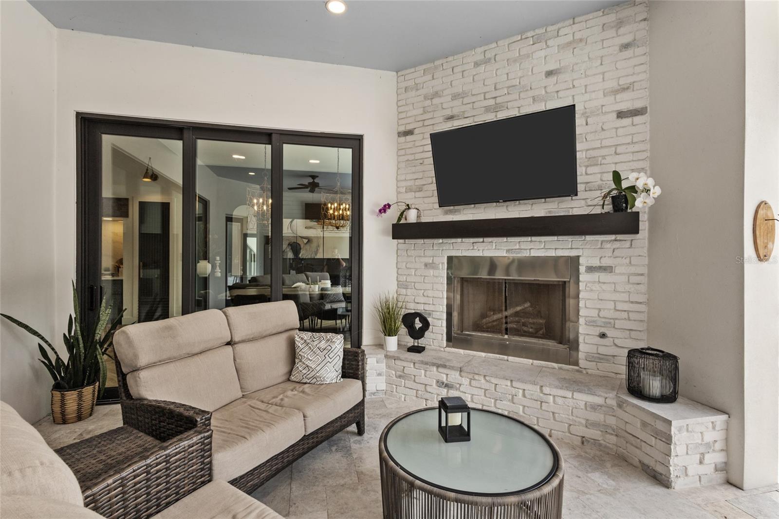 INDEPENDENCE, SIGNATURE LAKES - Residential