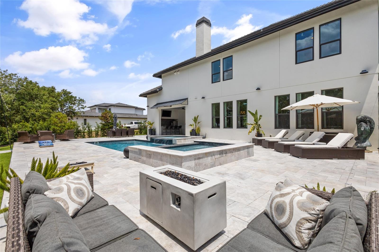INDEPENDENCE, SIGNATURE LAKES - Residential