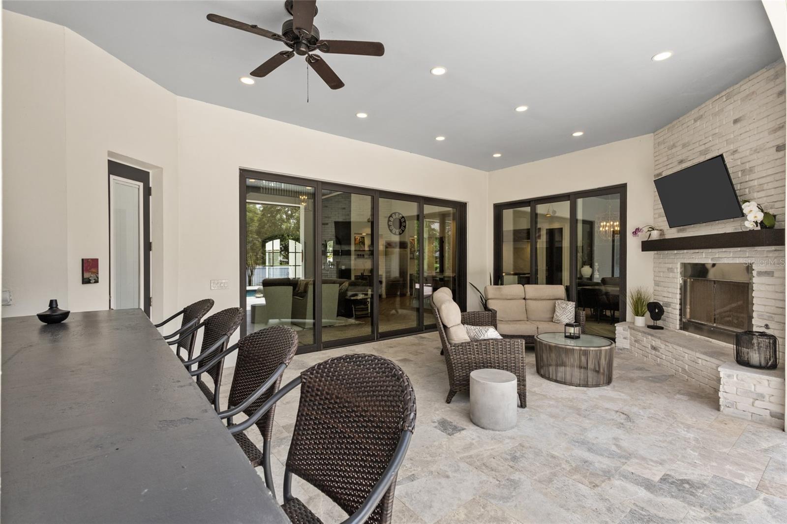 INDEPENDENCE, SIGNATURE LAKES - Residential