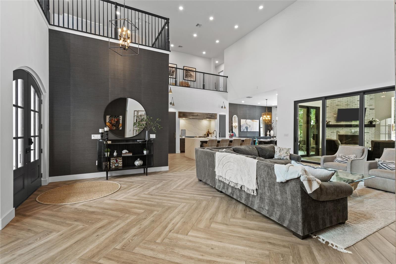 INDEPENDENCE, SIGNATURE LAKES - Residential
