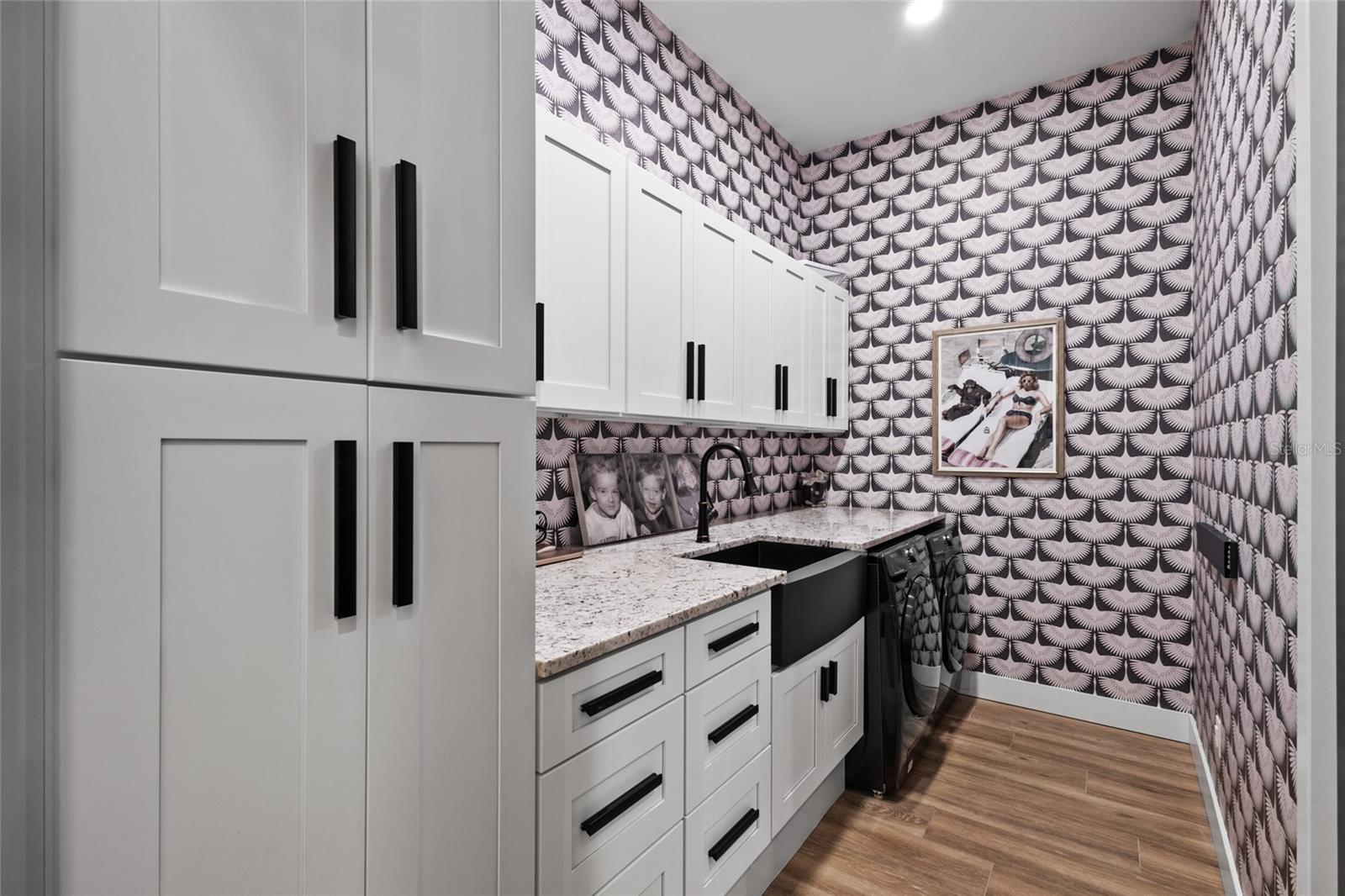 INDEPENDENCE, SIGNATURE LAKES - Residential