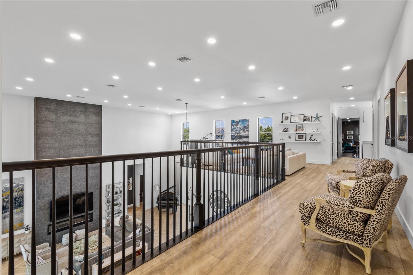 INDEPENDENCE, SIGNATURE LAKES - Residential