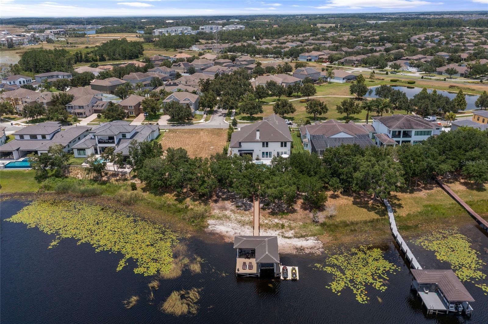 INDEPENDENCE, SIGNATURE LAKES - Residential