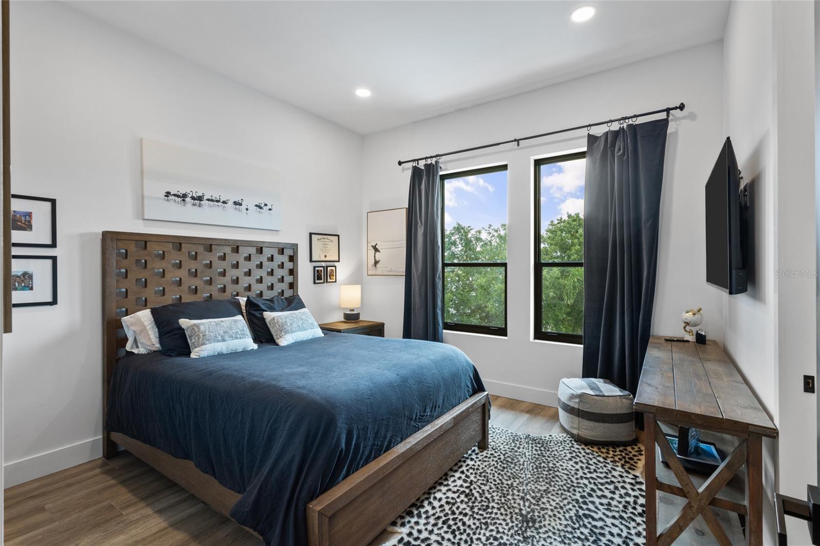 INDEPENDENCE, SIGNATURE LAKES - Residential
