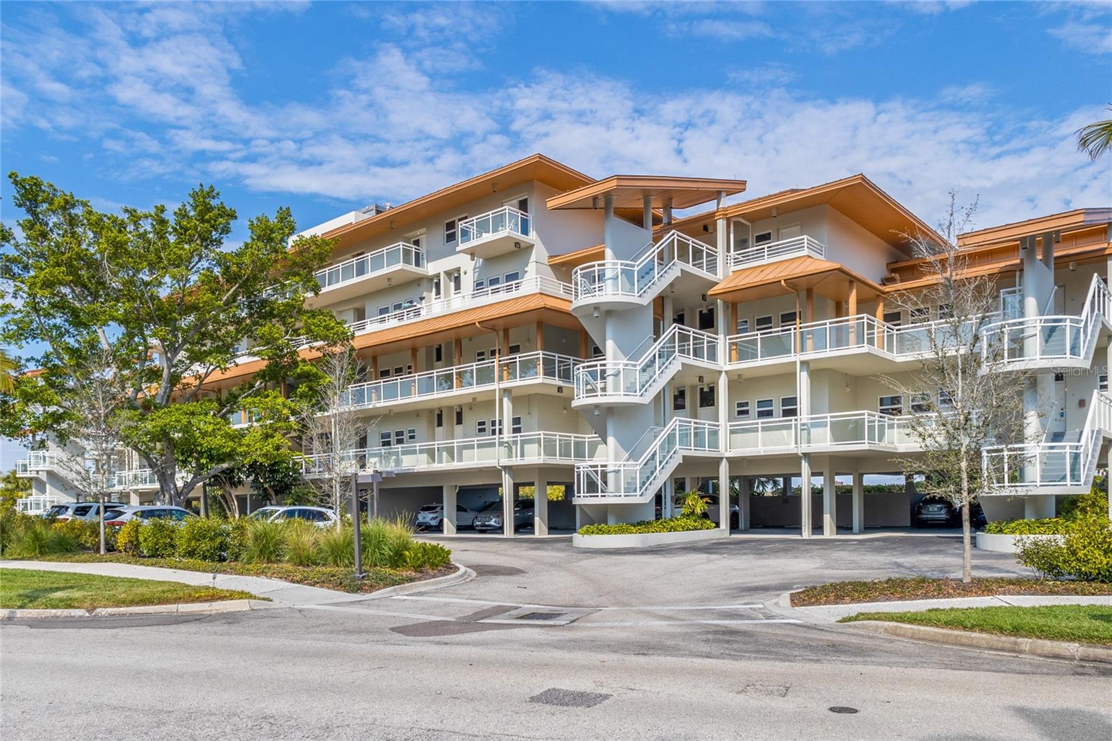 INN ON THE BEACH PH III - Residential