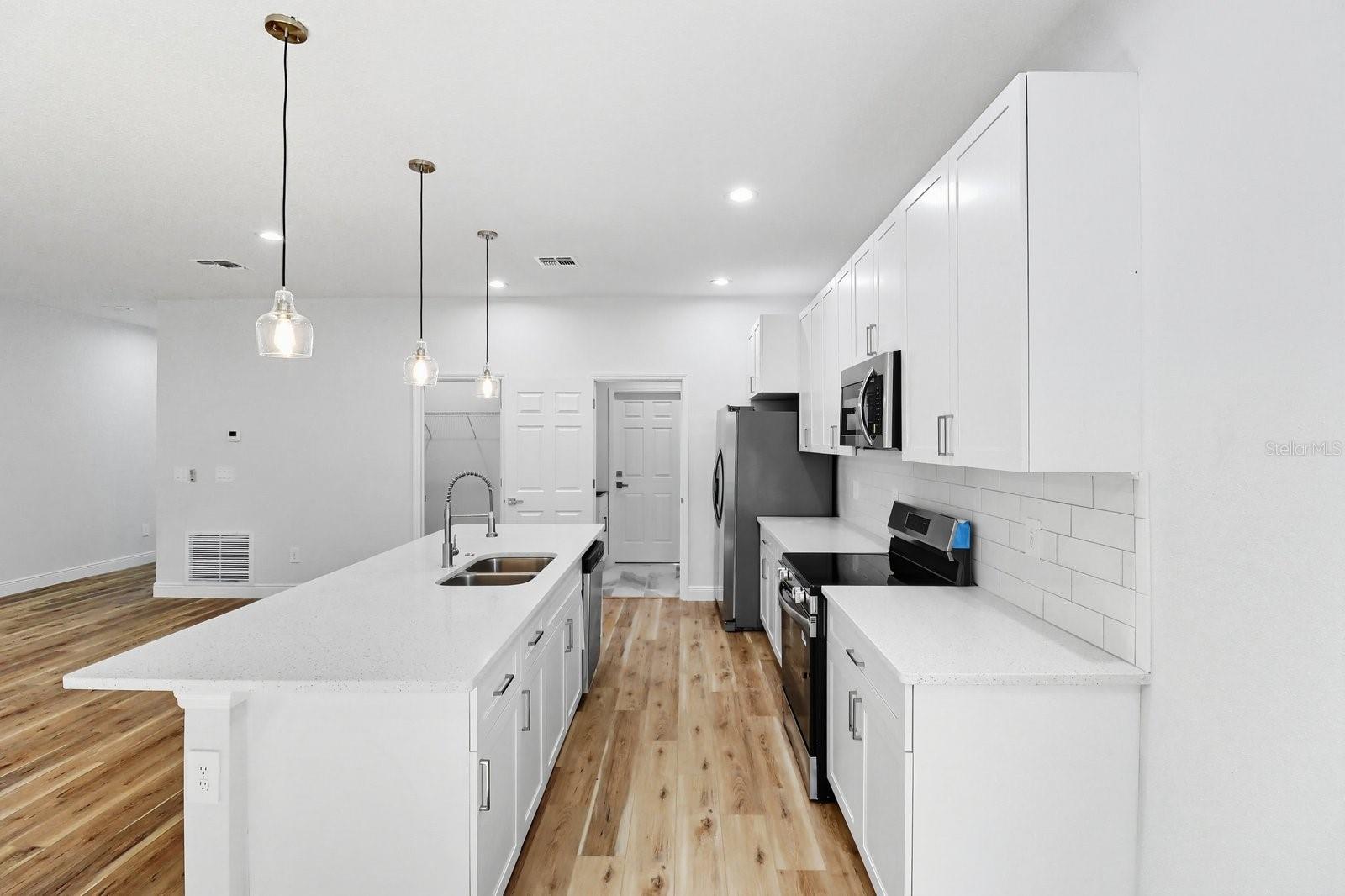 INVERNESS HIGHLANDS WEST ADD 02 - Residential Lease