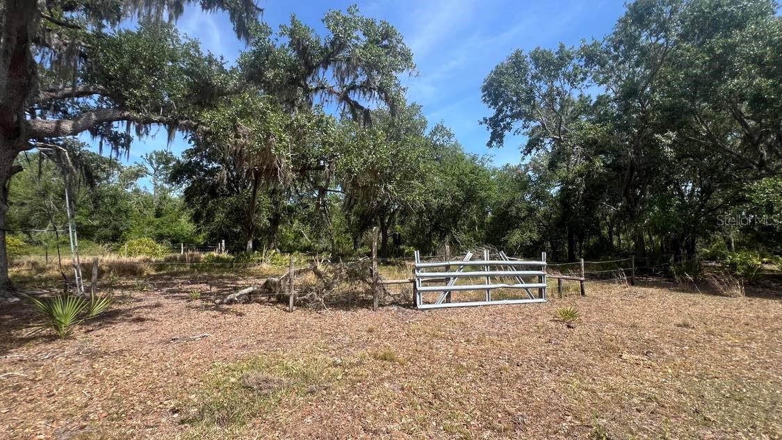 ACREAGE - Land