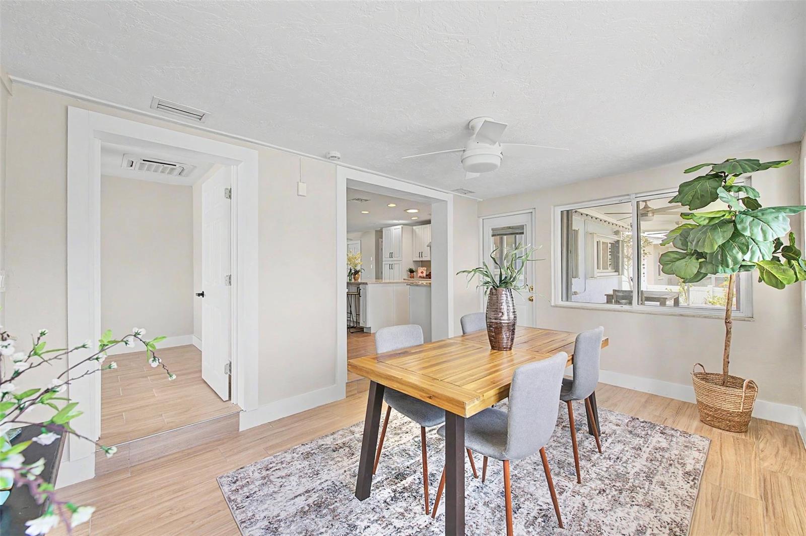 SUN PLAZA ISLES - Residential