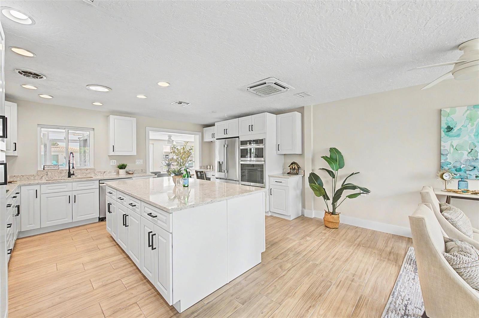 SUN PLAZA ISLES - Residential
