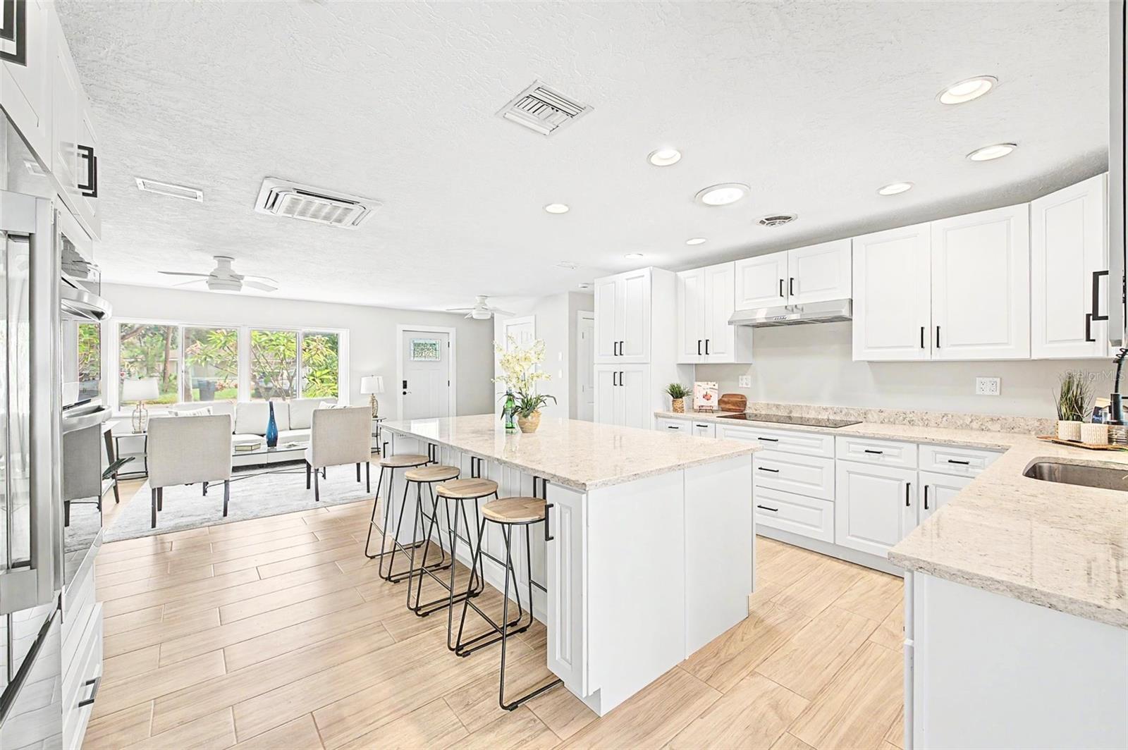 SUN PLAZA ISLES - Residential