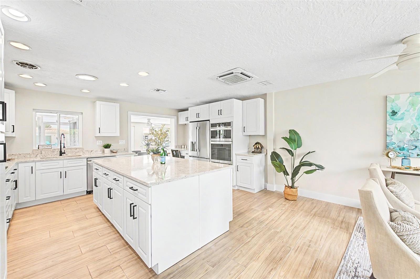 SUN PLAZA ISLES - Residential