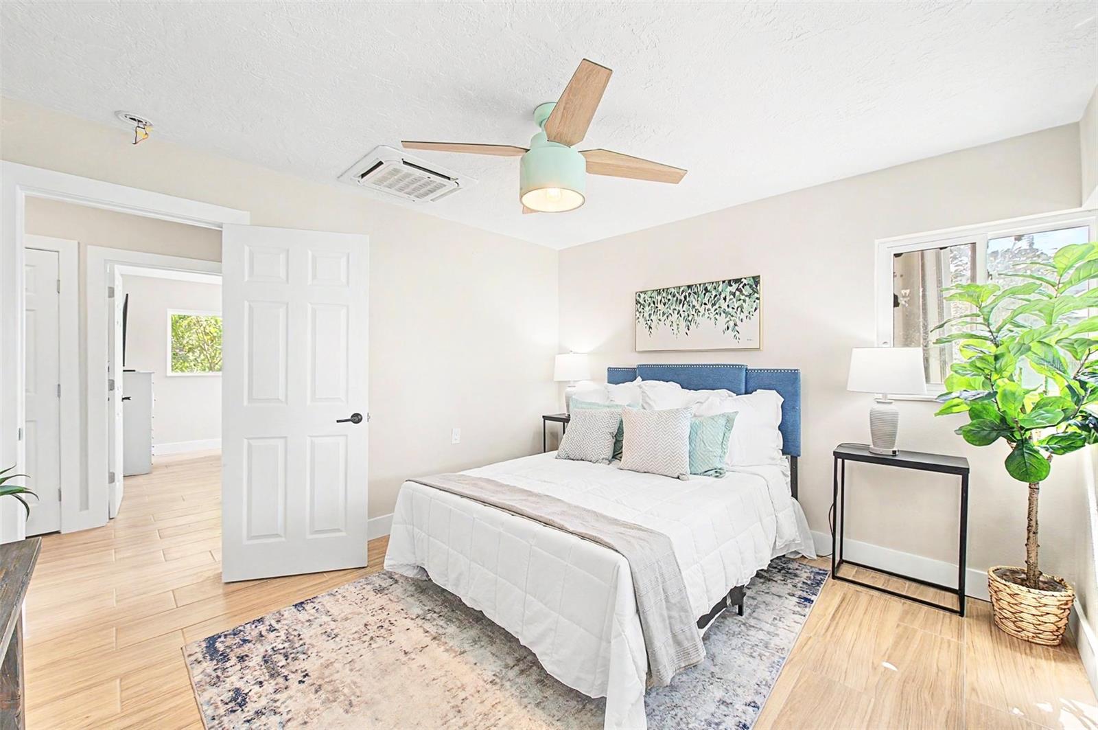 SUN PLAZA ISLES - Residential