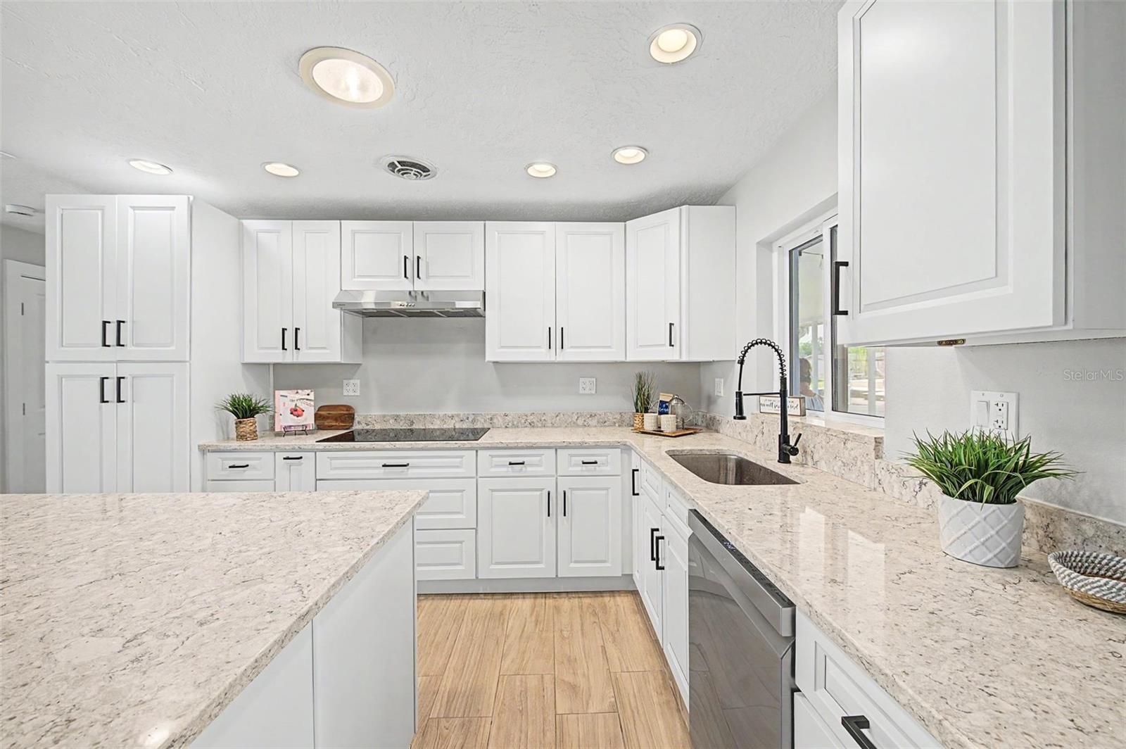 SUN PLAZA ISLES - Residential