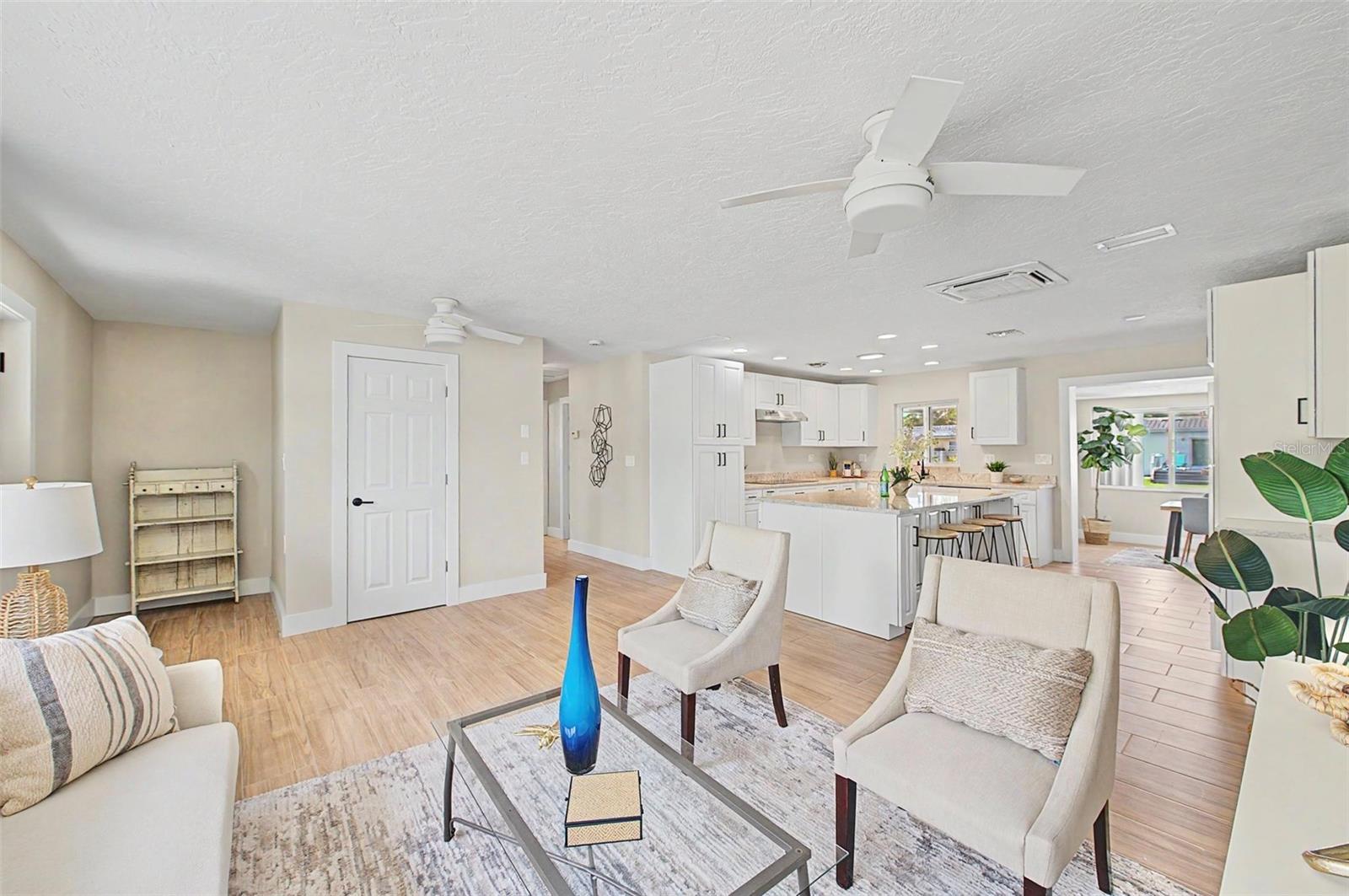 SUN PLAZA ISLES - Residential