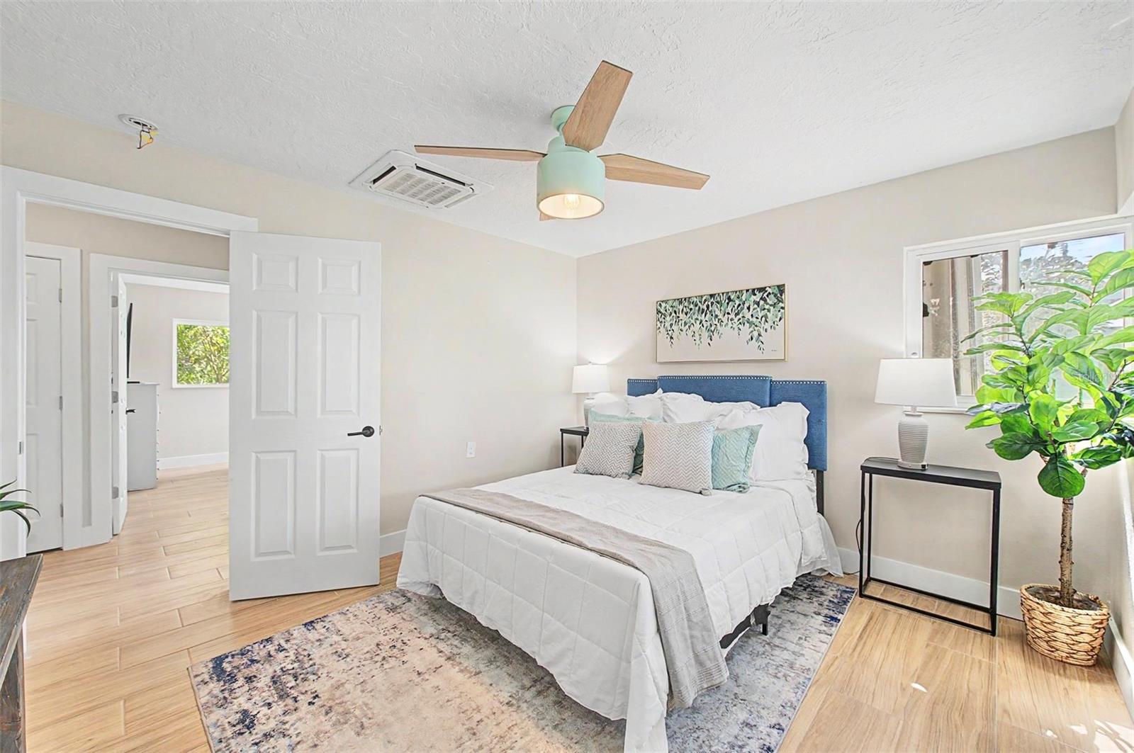 SUN PLAZA ISLES - Residential