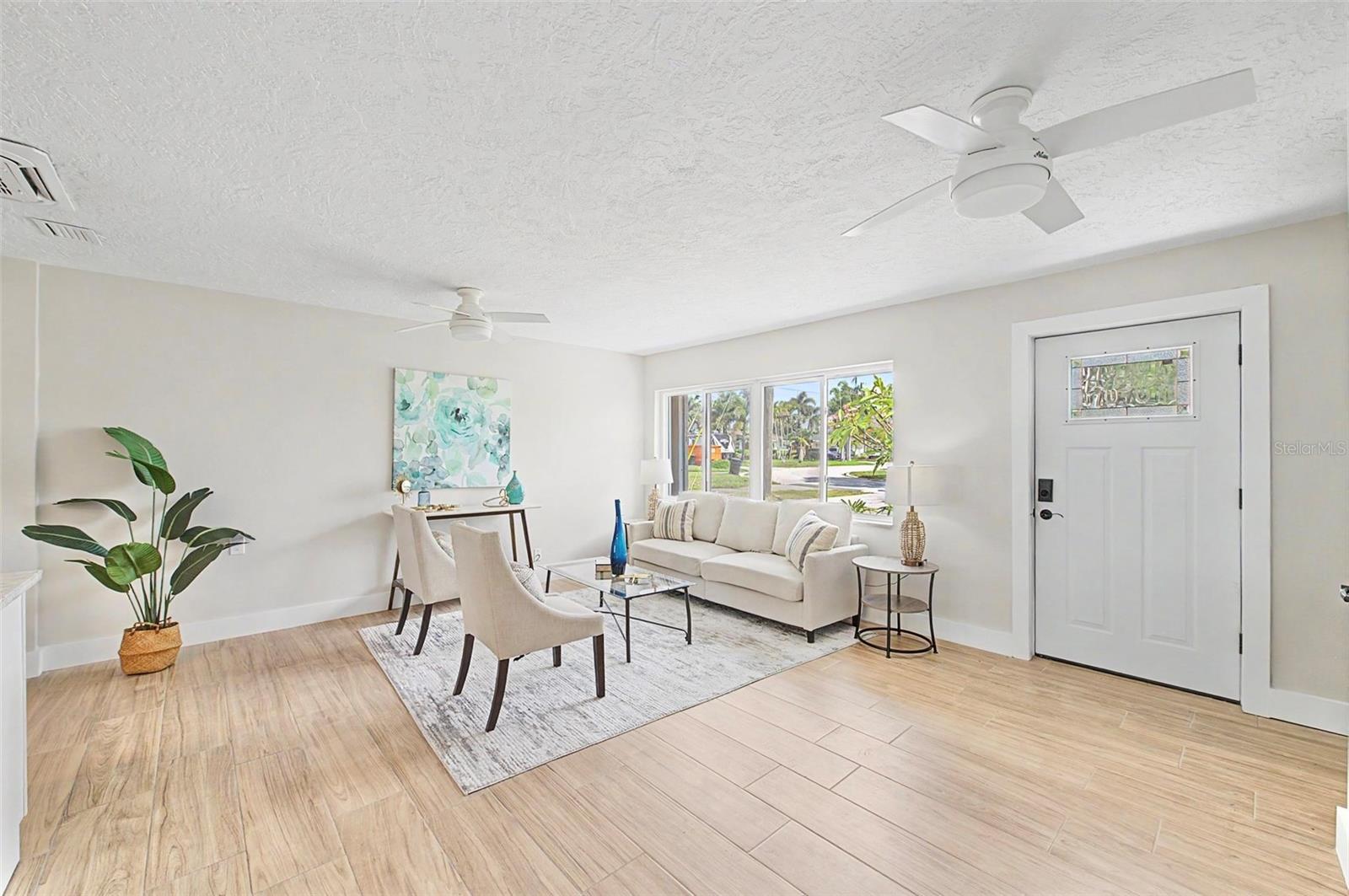 SUN PLAZA ISLES - Residential