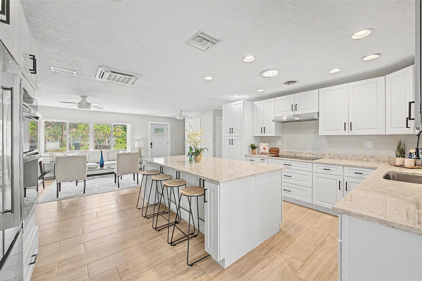 SUN PLAZA ISLES - Residential