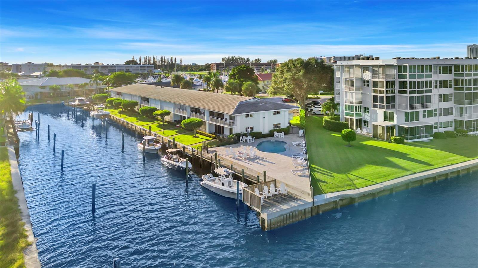 MARINA HARBOUR CONDO - Residential