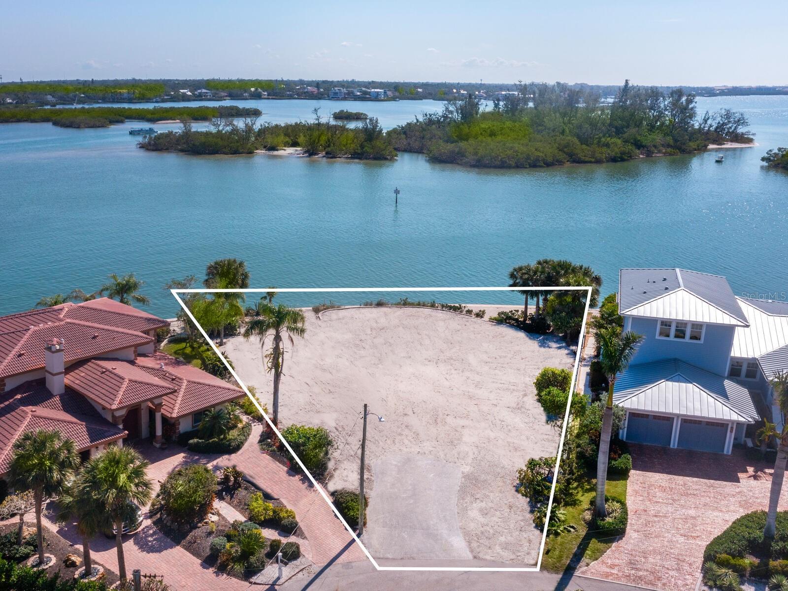 BAY ISLAND SHORES - Land